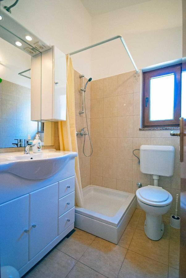 Apartman Kirac Помер Екстериор снимка