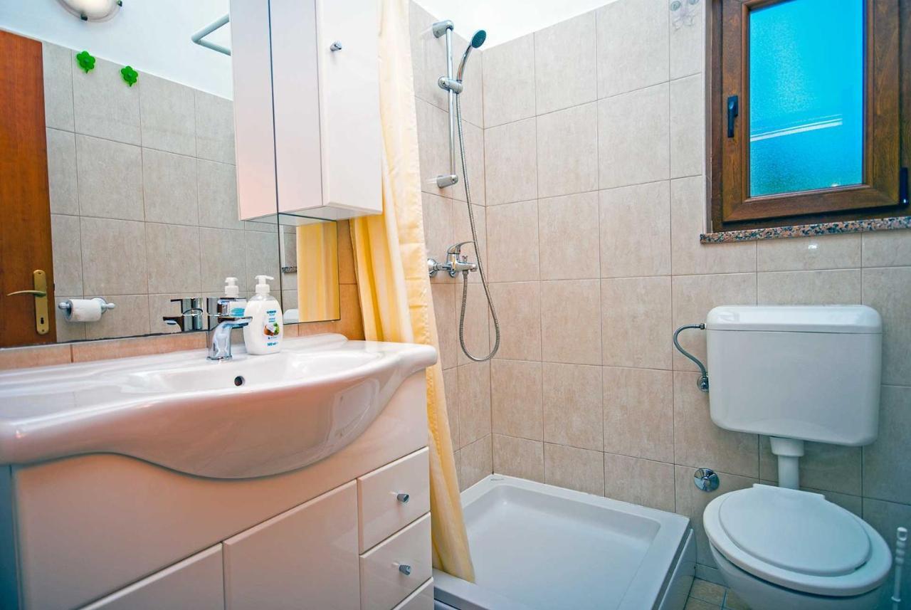 Apartman Kirac Помер Екстериор снимка