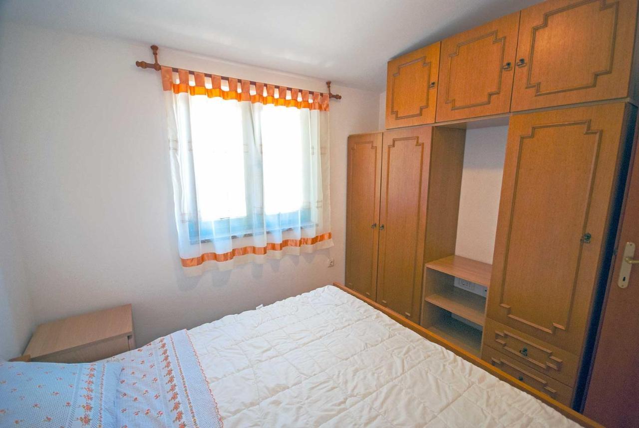 Apartman Kirac Помер Екстериор снимка